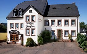 Gaestehaus Weingut - Froehliches Weinfass
